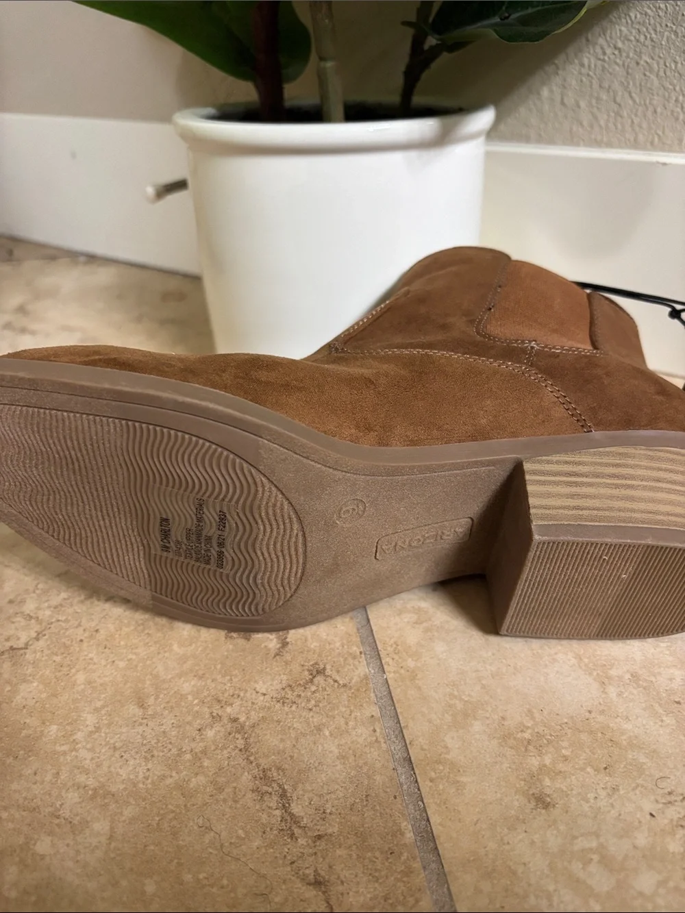 Arizona Jean Company Men's Suede Chukka Boots in Tan Brown